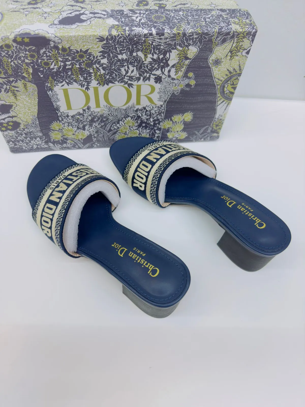 𝐂.𝐃 Dway Embroidered Logo Semi Heel Sandals
