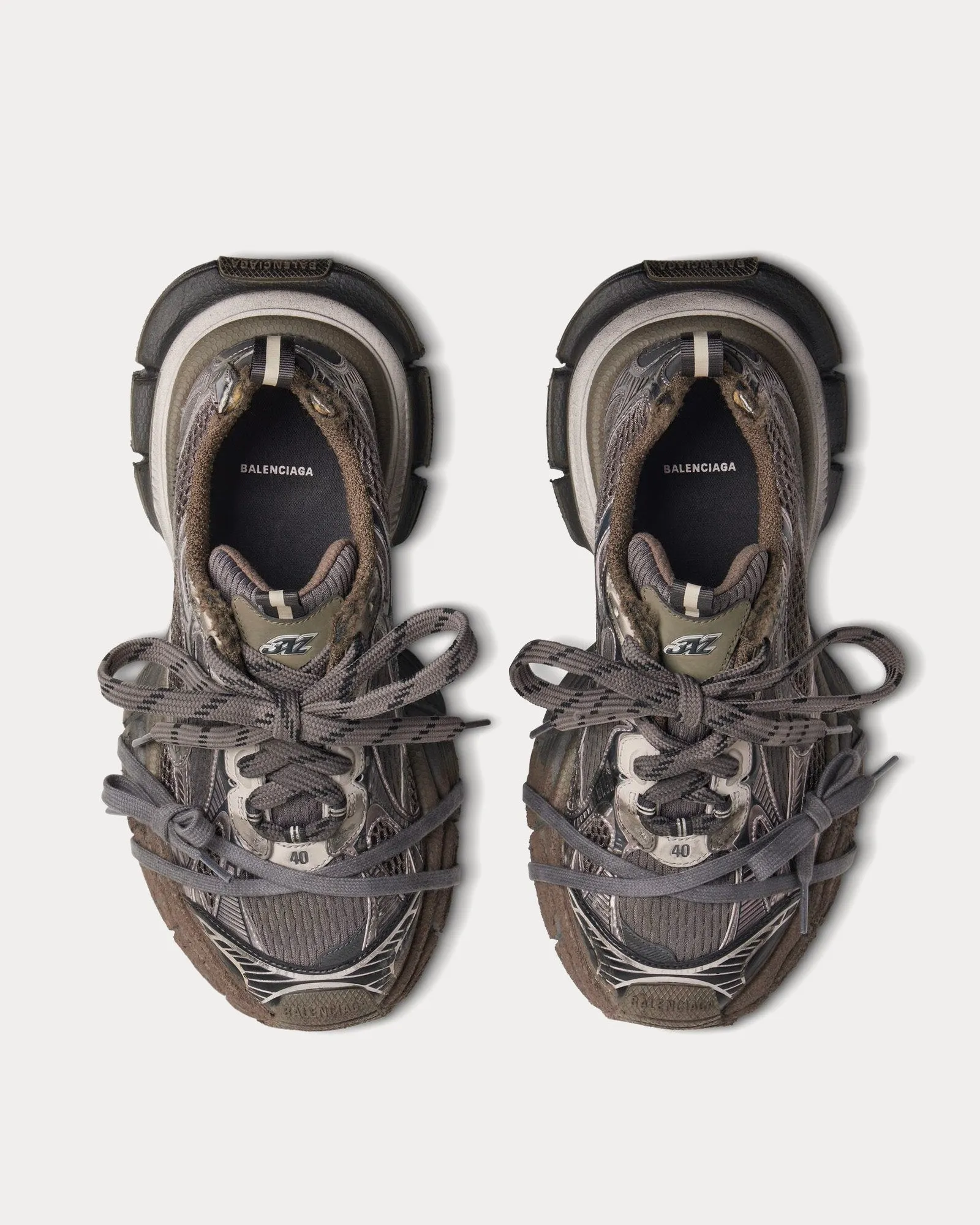 3XL Worn Out Mesh & Polyurethane Brown Low Top Sneakers