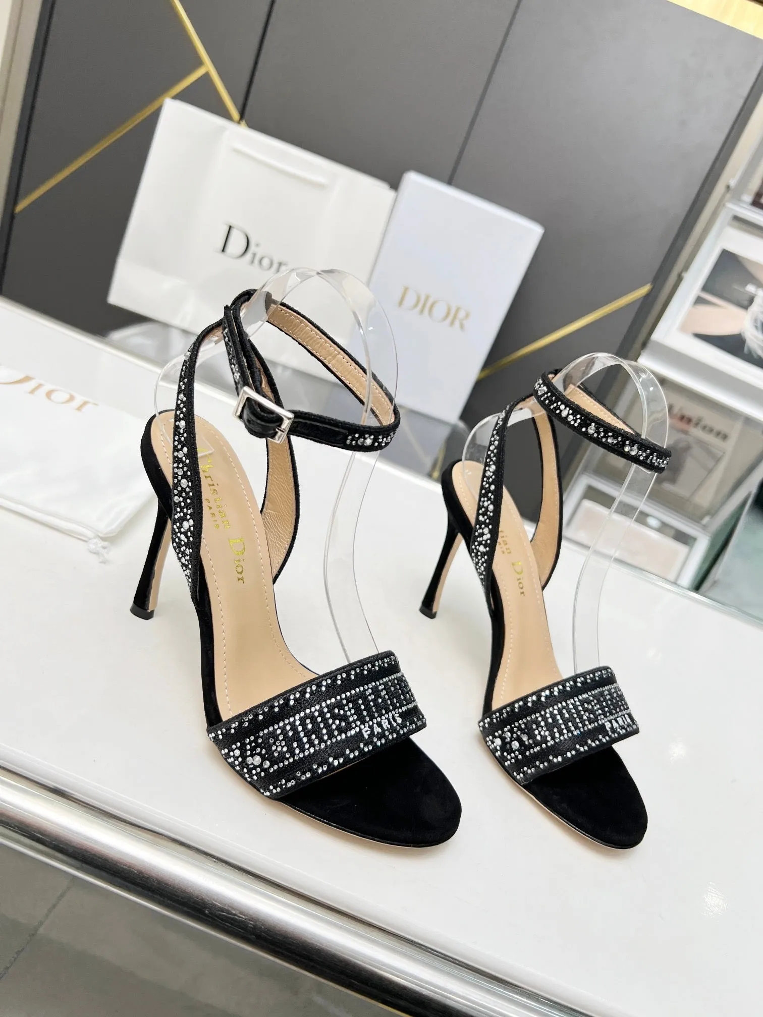 SE1109 DR Dway Heeled Sandal /  Size5-10