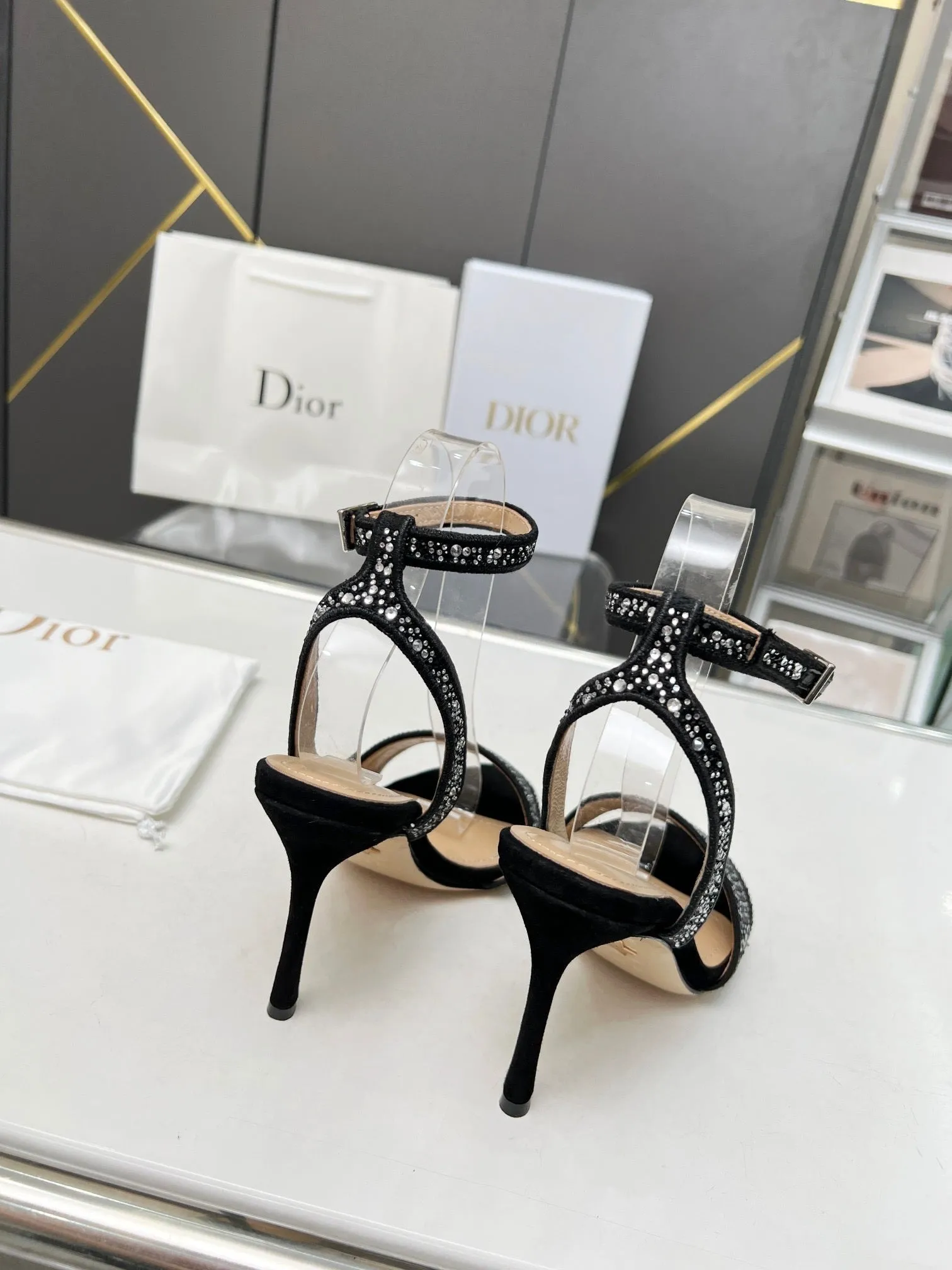 SE1109 DR Dway Heeled Sandal /  Size5-10