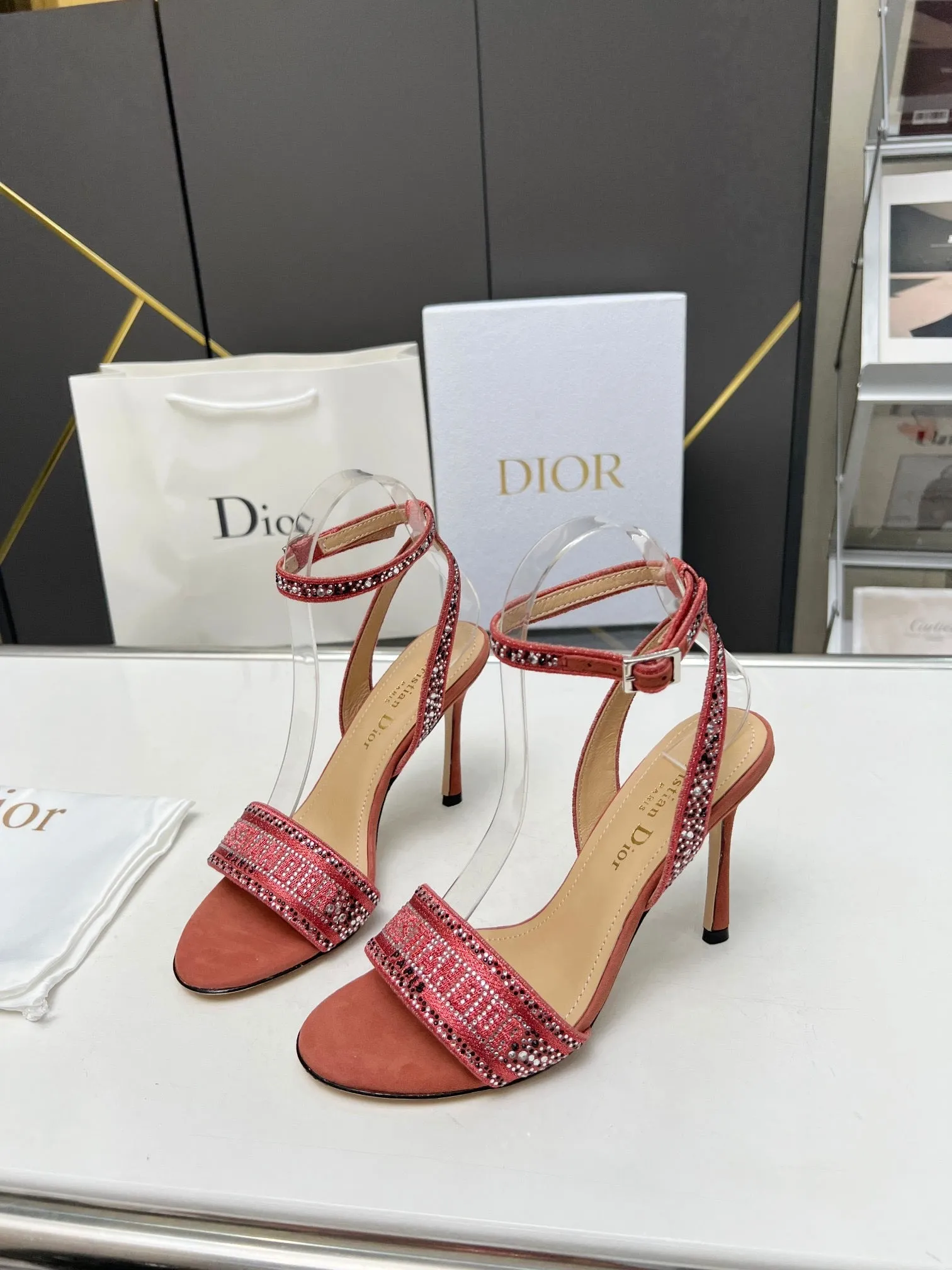 SE1110 DR Dway Heeled Sandal /  Size5-10