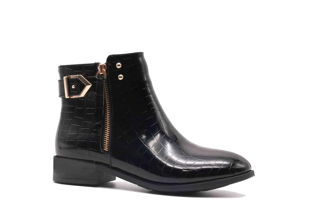 WCHAT9 – LOW BLOCK HEEL CHELSEA BOOTS WITH GOLD ZIP DETAIL
