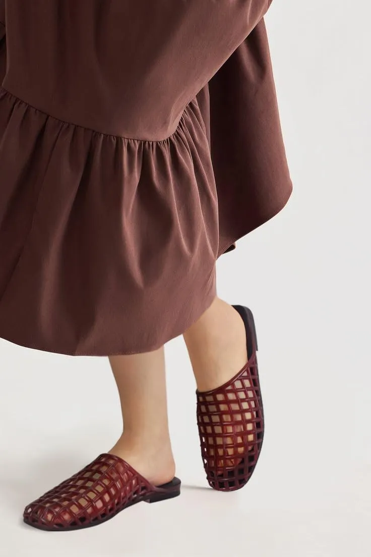 Women's Red Jelly Mesh Slides, Comfortable Flat Slip On Sandals, Casual Summer Beach Slippers